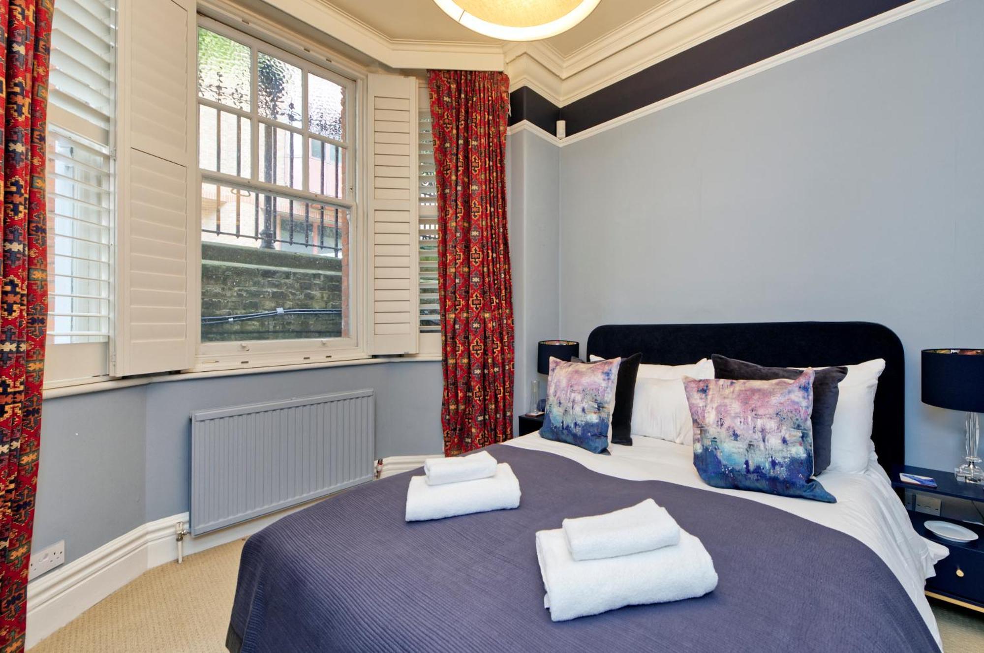Westminster Retreat By Underthedoormat *